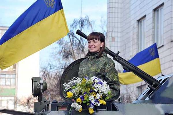В зоне проведения АТО в рядах полиции работает 1691 женщина В зоне проведения АТО в рядах полиции работает 1691 женщина