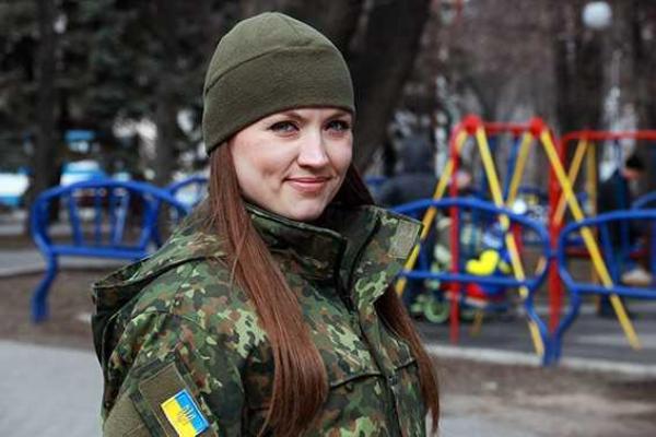 В зоне проведения АТО в рядах полиции работает 1691 женщина В зоне проведения АТО в рядах полиции работает 1691 женщина