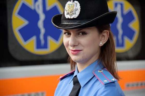 В зоне проведения АТО в рядах полиции работает 1691 женщина В зоне проведения АТО в рядах полиции работает 1691 женщина