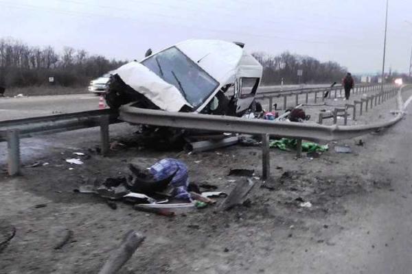 На Полтавщине в ДТП погибли два жителя Луганской области, еще четверо травмированы На Полтавщине в ДТП погибли два жителя Луганской области, еще четверо травмированы