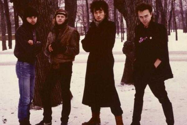 Американская певица Джоанна Стингрей выложила в Сеть архивные фото с советскими рок-звездами