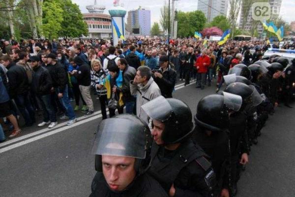 В Донецке два года назад жестко разогнали последний проукраинский митинг: хронология событий В Донецке два года назад жестко разогнали последний проукраинский митинг: хронология событий