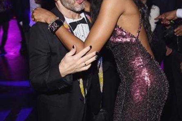 Супермодель Наоми Кэмпбелл представила свою четвертую по счету книгу Супермодель Наоми Кэмпбелл представила свою четвертую по счету книгу