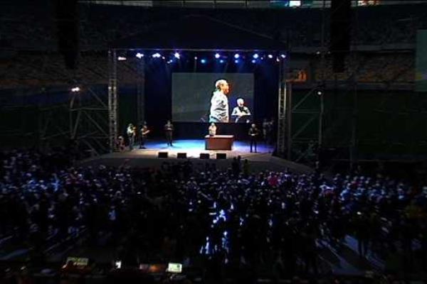 Легендарный Ник Вуйчич встретился с детьми из Донбасса