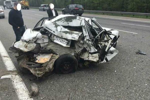 Смертельное ДТП под Киевом: автобус смял автомобиль "Toyota Corolla" вместе с пассажиром Смертельное ДТП под Киевом: автобус смял автомобиль "Toyota Corolla" вместе с пассажиром