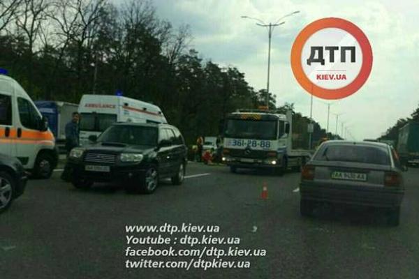 Смертельное ДТП под Киевом: автобус смял автомобиль "Toyota Corolla" вместе с пассажиром Смертельное ДТП под Киевом: автобус смял автомобиль "Toyota Corolla" вместе с пассажиром