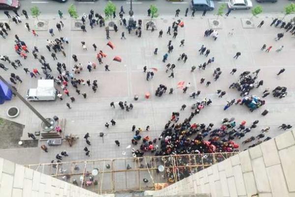 Мэрию Киева штурмуют активисты "Алкомайдана", перекрыто движение на Крещатике