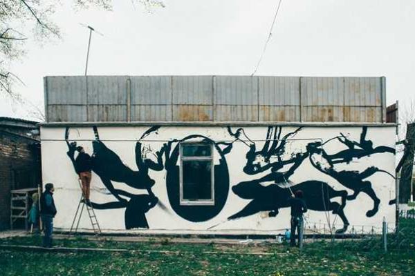 К годовщине катастрофы на центральной улице Чернобыля появился мурал К годовщине катастрофы на центральной улице Чернобыля появился мурал