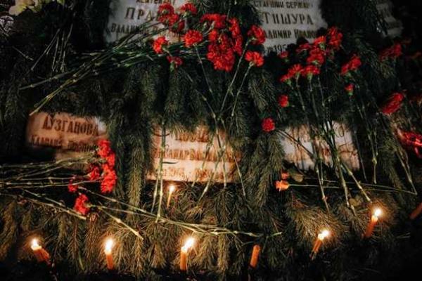 В Славутиче и Киеве отдали дань памяти ликвидаторам аварии на ЧАЭС В Славутиче и Киеве отдали дань памяти ликвидаторам аварии на ЧАЭС