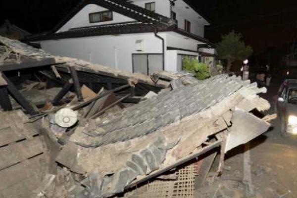 В Японии произошло мощное землетрясение: 9 человек погибли, более 900 пострадали 