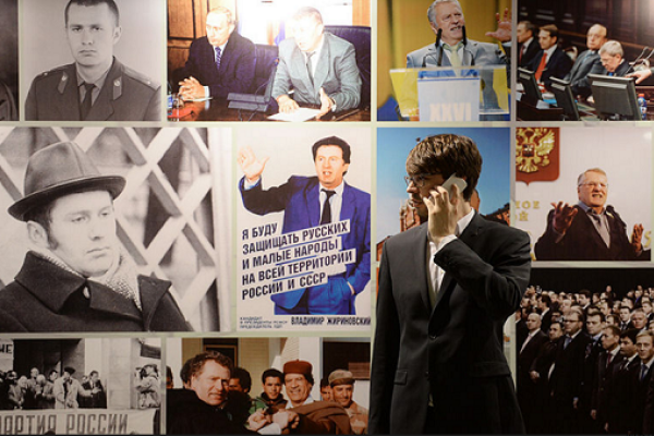 Жириновский в день своего 70-летия устроил народные гуляния в Москве: клоуны, скоморохи, пироги и блины