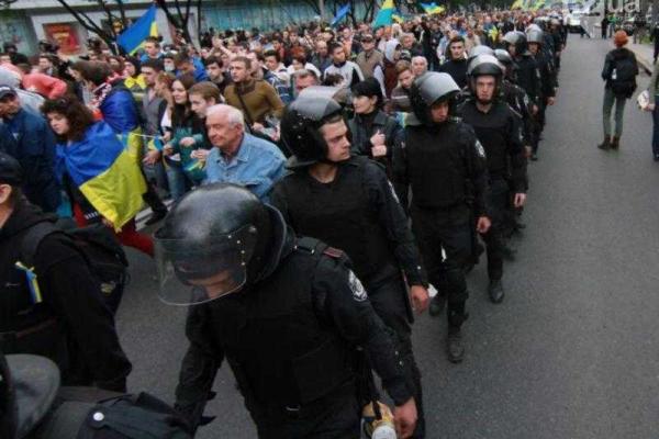 В Донецке два года назад жестко разогнали последний проукраинский митинг: хронология событий В Донецке два года назад жестко разогнали последний проукраинский митинг: хронология событий