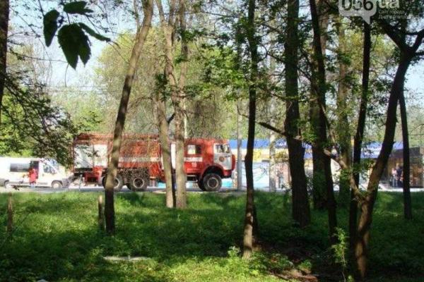 В Днепропетровске во время движения загорелся КамАЗ с прицепом В Днепропетровске во время движения загорелся КамАЗ с прицепом