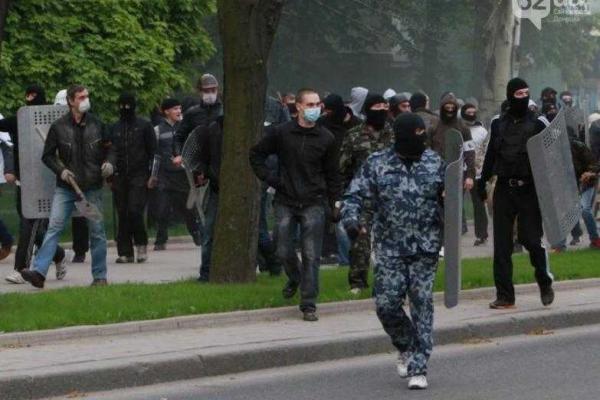 В Донецке два года назад жестко разогнали последний проукраинский митинг: хронология событий В Донецке два года назад жестко разогнали последний проукраинский митинг: хронология событий