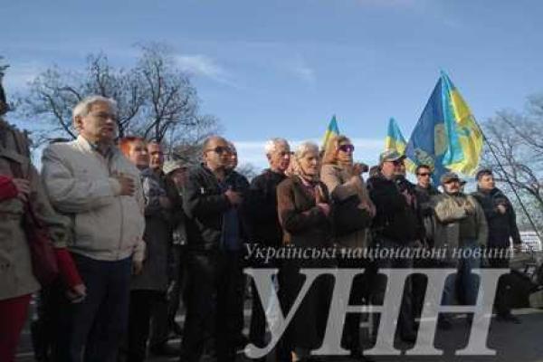 В Одессе возле мэрии продолжается бессрочная акция: активисты требуют изгнания мэра города В Одессе возле мэрии продолжается бессрочная акция: активисты требуют изгнания мэра города