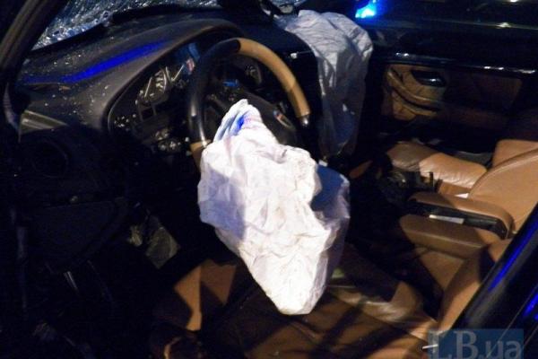 В Киеве в жесткой лобовой аварии погиб водитель автомобиля "Mitsubishi" В Киеве в жесткой лобовой аварии погиб водитель автомобиля "Mitsubishi"