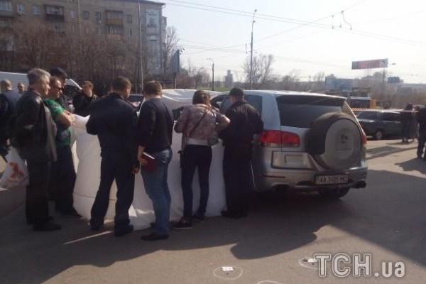 В сети появилось видео с места убийства киевского бизнесмена В сети появилось видео с места убийства киевского бизнесмена