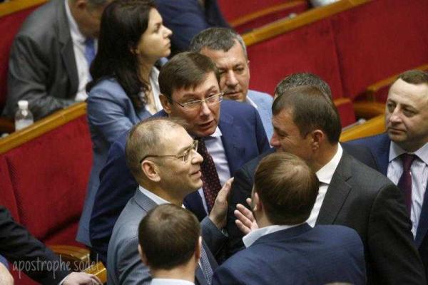 На заседании Верховной Рады нардеп Витко жестко оскорбил Олега Ляшко На заседании Верховной Рады нардеп Витко жестко оскорбил Олега Ляшко