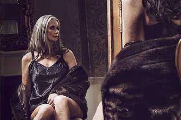 Британская модель Никола Гриффин в 56 лет стала звездой откровенной фотосессии для глянца "SLiNK" Британская модель Никола Гриффин в 56 лет стала звездой откровенной фотосессии для глянца "SLiNK"