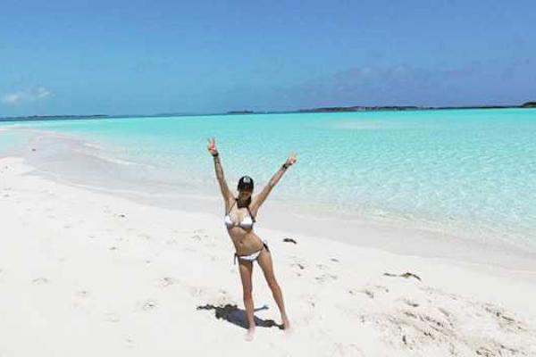 Экс-теннисистка Анна Курникова отдыхает на Багамах в компании Энрике Иглесиаса