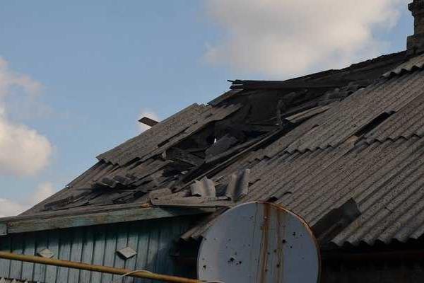 Жители Зайцево вновь спускаются в подвалы: бои и обстрелы не прекращаются Жители Зайцево вновь спускаются в подвалы: бои и обстрелы не прекращаются