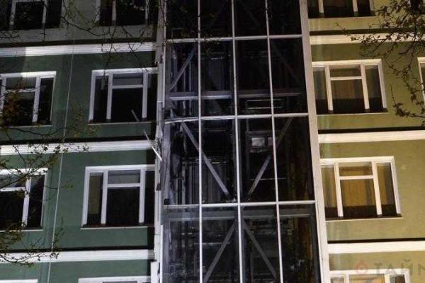 В Одессе ночью банк обстреляли из гранатомета: произошел взрыв, здание повреждено В Одессе ночью банк обстреляли из гранатомета: произошел взрыв, здание повреждено