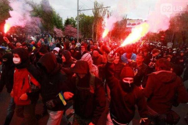 В Донецке два года назад жестко разогнали последний проукраинский митинг: хронология событий В Донецке два года назад жестко разогнали последний проукраинский митинг: хронология событий