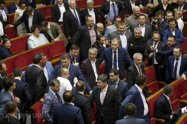 На заседании Верховной Рады нардеп Витко жестко оскорбил Олега Ляшко На заседании Верховной Рады нардеп Витко жестко оскорбил Олега Ляшко