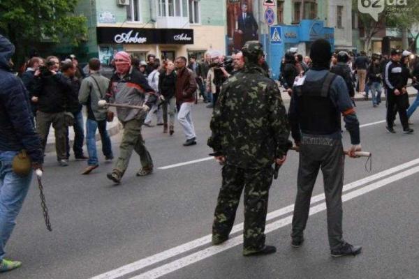 В Донецке два года назад жестко разогнали последний проукраинский митинг: хронология событий В Донецке два года назад жестко разогнали последний проукраинский митинг: хронология событий