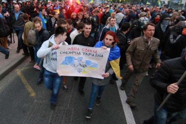 В Донецке два года назад жестко разогнали последний проукраинский митинг: хронология событий В Донецке два года назад жестко разогнали последний проукраинский митинг: хронология событий