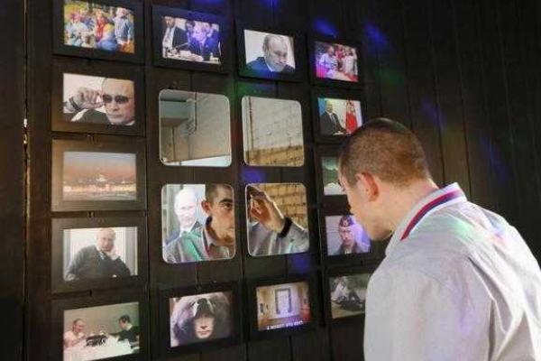 Жители Красноярска теперь пьют пиво и кофе в "путинском" кафе Жители Красноярска теперь пьют пиво и кофе в "путинском" кафе