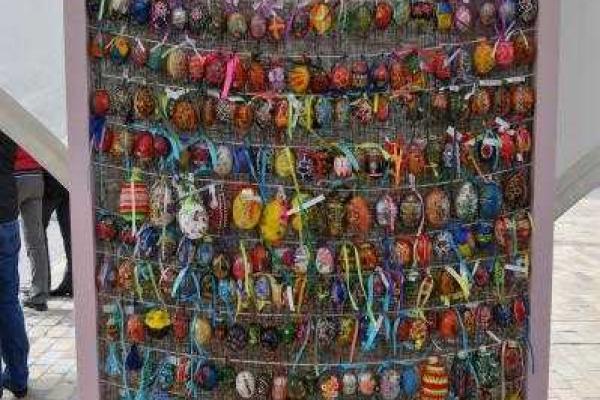 На Софиевской площади в Киеве открылся Всеукраинский фестиваль писанок На Софиевской площади в Киеве открылся Всеукраинский фестиваль писанок