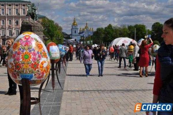 На Софиевской площади в Киеве открылся Всеукраинский фестиваль писанок На Софиевской площади в Киеве открылся Всеукраинский фестиваль писанок
