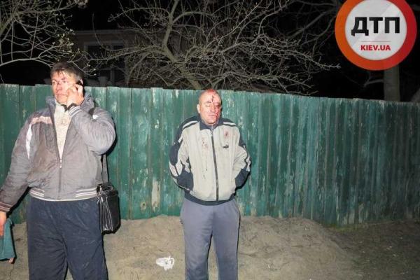 Под Киевом пьяный водитель на автомобиле "Форд" влетел в забор: 1 человек погиб, 4 - травмированы Под Киевом пьяный водитель на автомобиле "Форд" влетел в забор: 1 человек погиб, 4 - травмированы