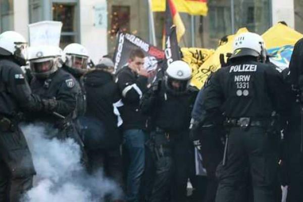 В Кишиневе в уличных столкновениях с протестующими пострадали 43 полицейских