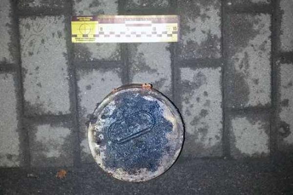 В Ровно ночью обчистили магазин: воры унесли мобильные телефоны на сумму свыше 220 тысяч гривен В Ровно ночью обчистили магазин: воры унесли мобильные телефоны на сумму свыше 220 тысяч гривен