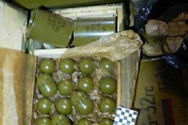 В Киеве в одном из гаражей обнаружен целый арсенал оружия и боеприпасов В Киеве в одном из гаражей обнаружен целый арсенал оружия и боеприпасов