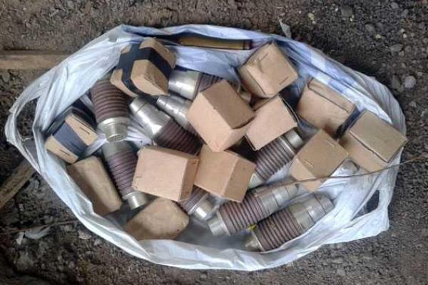 На Донетчине в заброшенном доме обнаружен схрон с боеприпасами