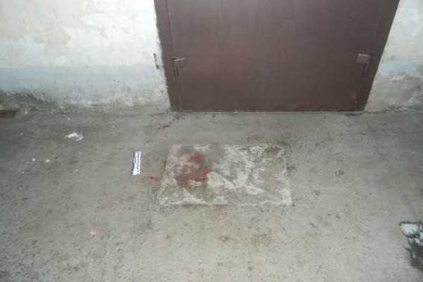 В Киеве полиция задержала двух "кавказцев", которые ранним утром ранили ножом и ограбили киевлянина  В Киеве полиция задержала двух "кавказцев", которые ранним утром ранили ножом и ограбили киевлянина