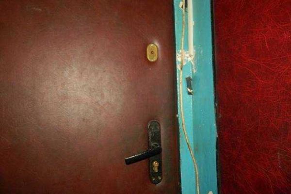 Киевлянка в пьяном угаре до смерти забила своего приятеля-собутыльника Киевлянка в пьяном угаре до смерти забила своего приятеля-собутыльника