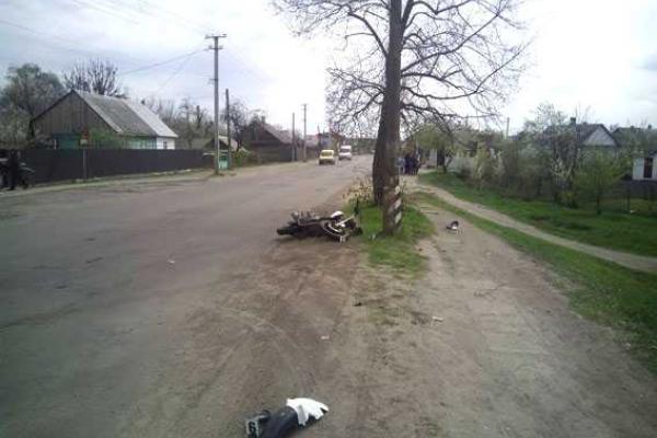 На Ровенщине 9-летняя девочка погибла под колесами мотоцикла На Ровенщине 9-летняя девочка погибла под колесами мотоцикла