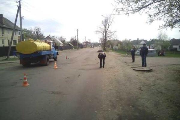 На Ровенщине 9-летняя девочка погибла под колесами мотоцикла На Ровенщине 9-летняя девочка погибла под колесами мотоцикла