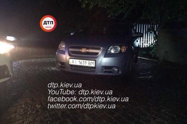 Ночная погоня в Киеве закончилась задержанием пьяного водителя и повреждением патрульного "Toyota Prius" Ночная погоня в Киеве закончилась задержанием пьяного водителя и повреждением патрульного "Toyota Prius"