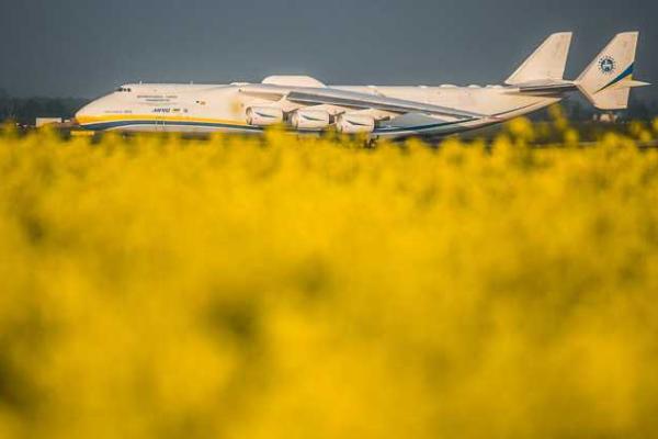 Самолет-гигант Ан-225 "Мрия" впервые с 1988 года приземлился в Австралии