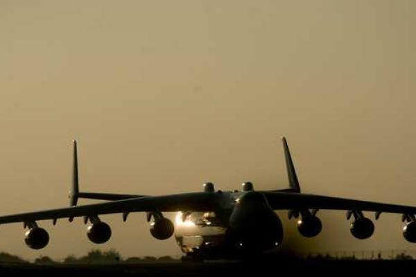 Самолет-гигант Ан-225 "Мрия" впервые с 1988 года приземлился в Австралии