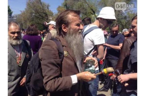 На Куликовом поле задержана одесситка с сепаратистскими листовками На Куликовом поле задержана одесситка с сепаратистскими листовками