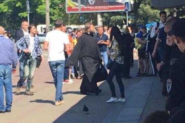 Активисты Одессы победили: заблокированные в аэропорту депутаты-оппозиционеры решили вернуться домой Активисты Одессы победили: заблокированные в аэропорту депутаты-оппозиционеры решили вернуться домой
