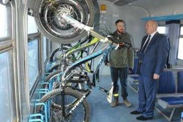 Во Львове состоялся запуск первого в Украине вагона-велосипедовоза Во Львове состоялся запуск первого в Украине вагона-велосипедовоза