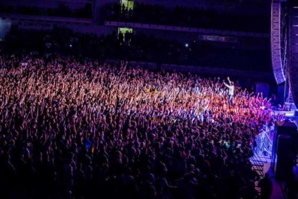 Группа "Океан Эльзы" поблагодарила мариупольцев за теплый прием Группа "Океан Эльзы" поблагодарила мариупольцев за теплый прием