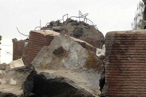 В Киеве снесли памятник чекистам 